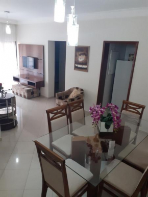 Apartamento Romântico na Praia da Enseada Gjá